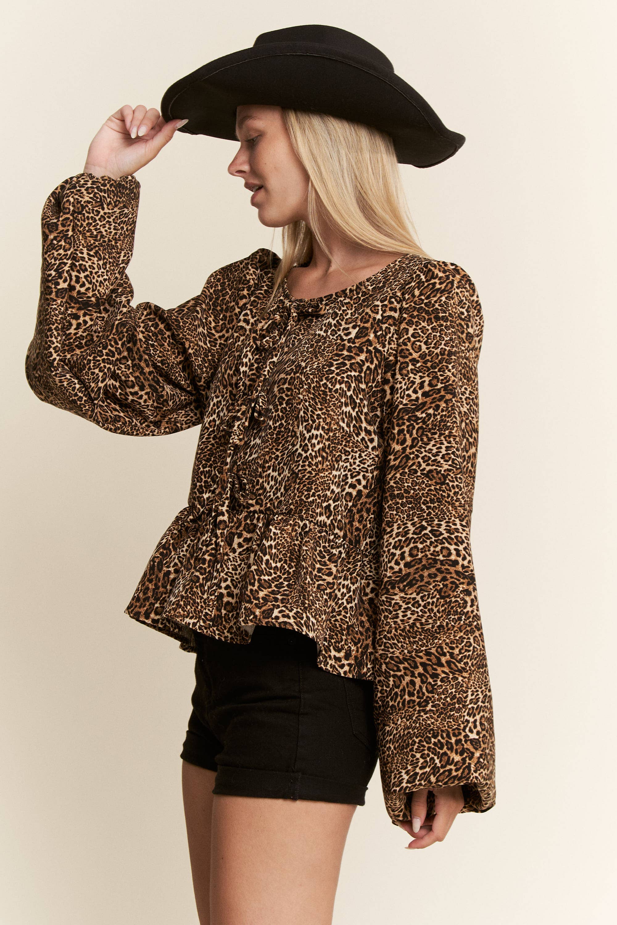 LEOPARD PRINT PUFF SLEEVE BOW FRONT TOP