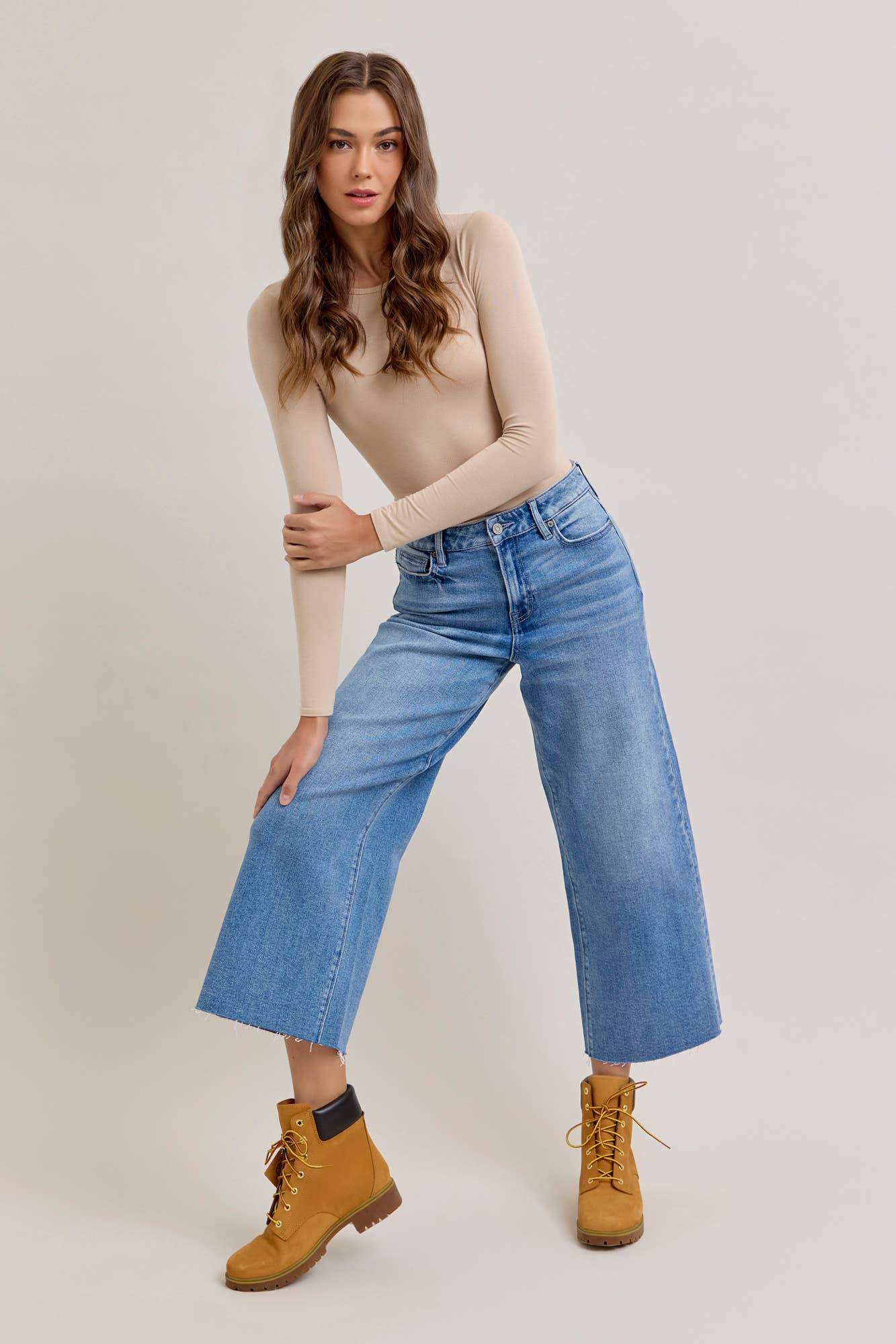 Medium Light Clean Stretch Wide leg Hidden Denim