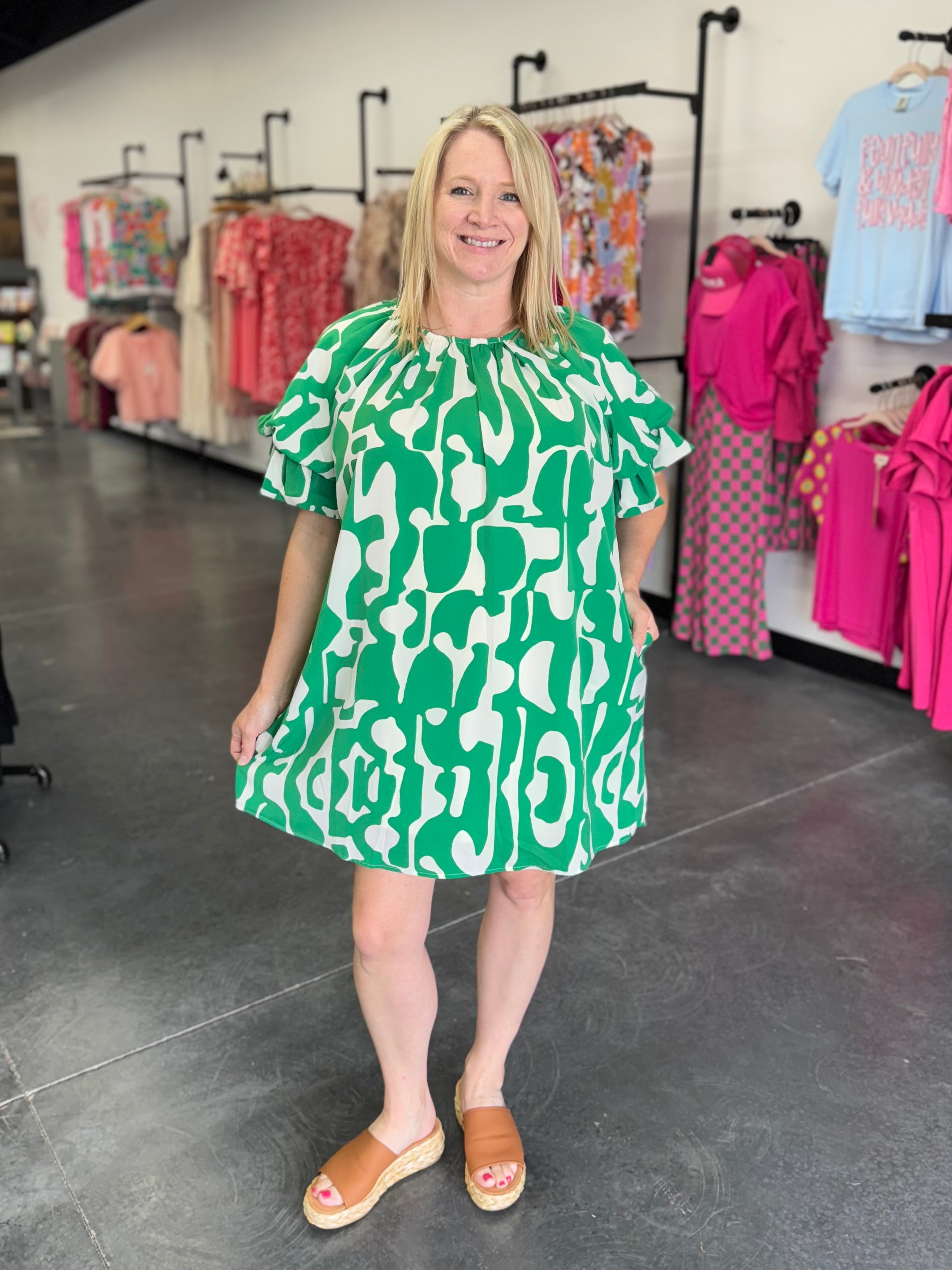 Kelly Green and White Geometric Print Loose Fit Mini Dress Small Kelly Green and White Geometric Print Loose Fit Mini Dress Small