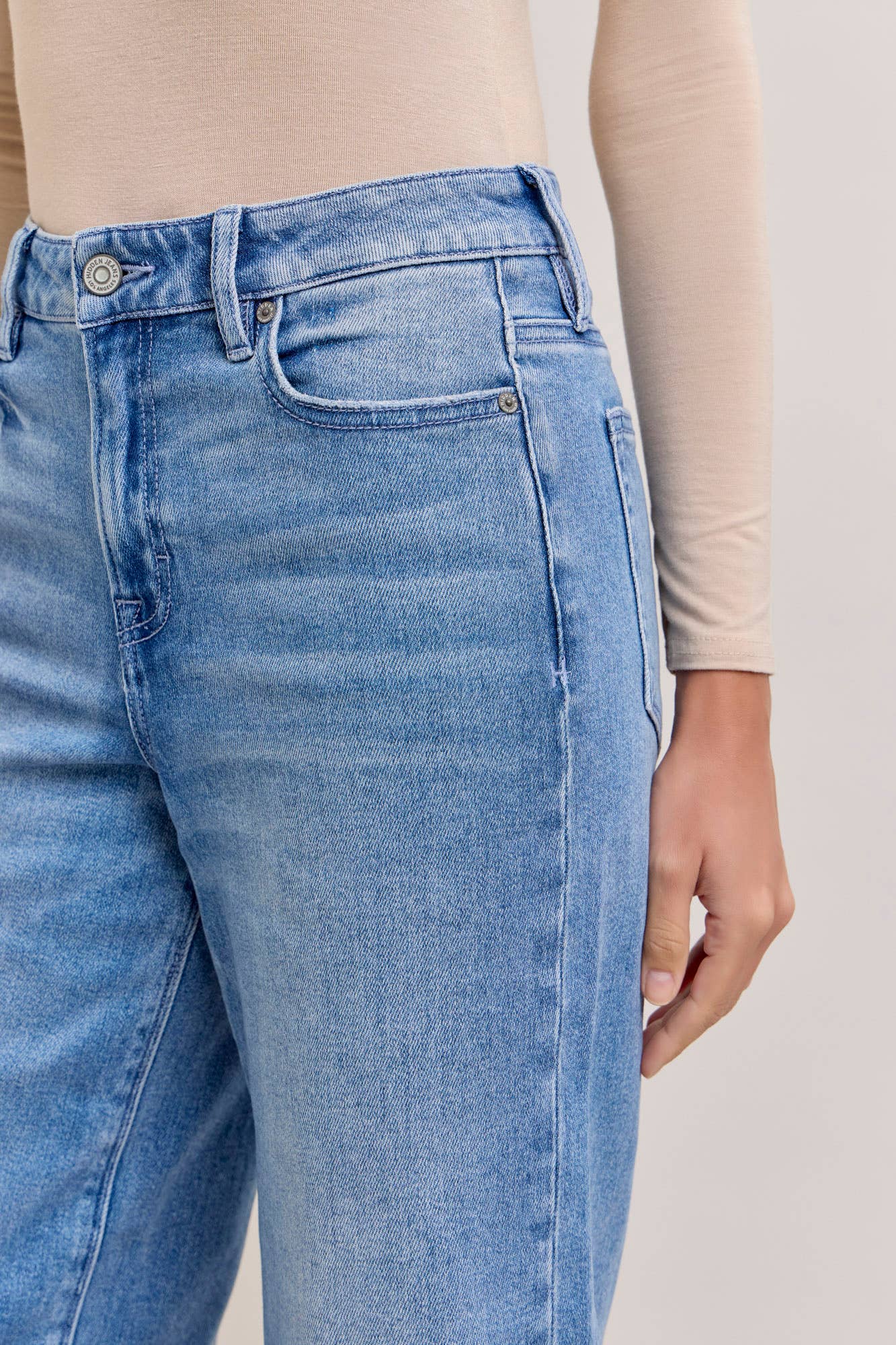 Medium Light Clean Stretch Wide leg Hidden Denim